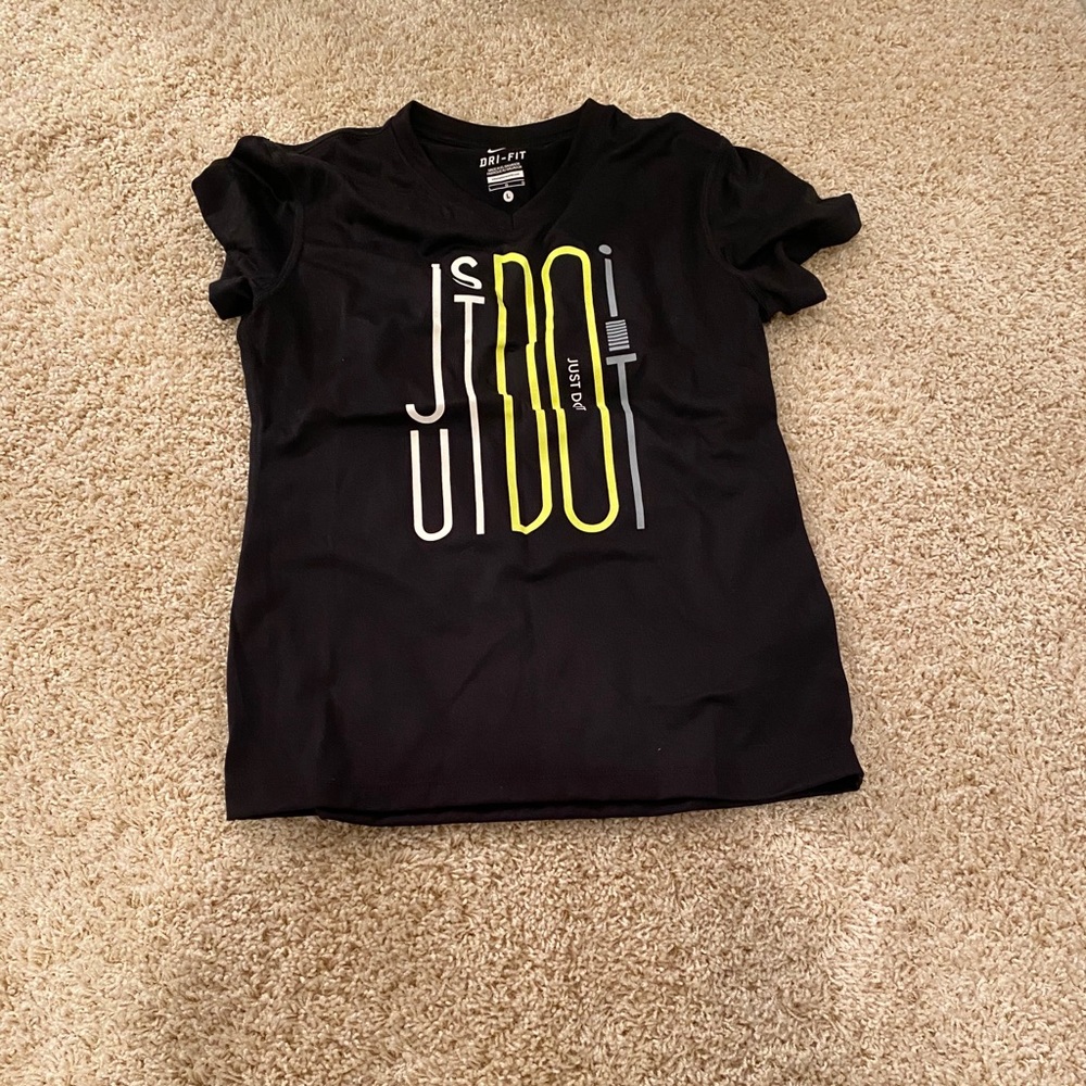 Girls Nike Shirt